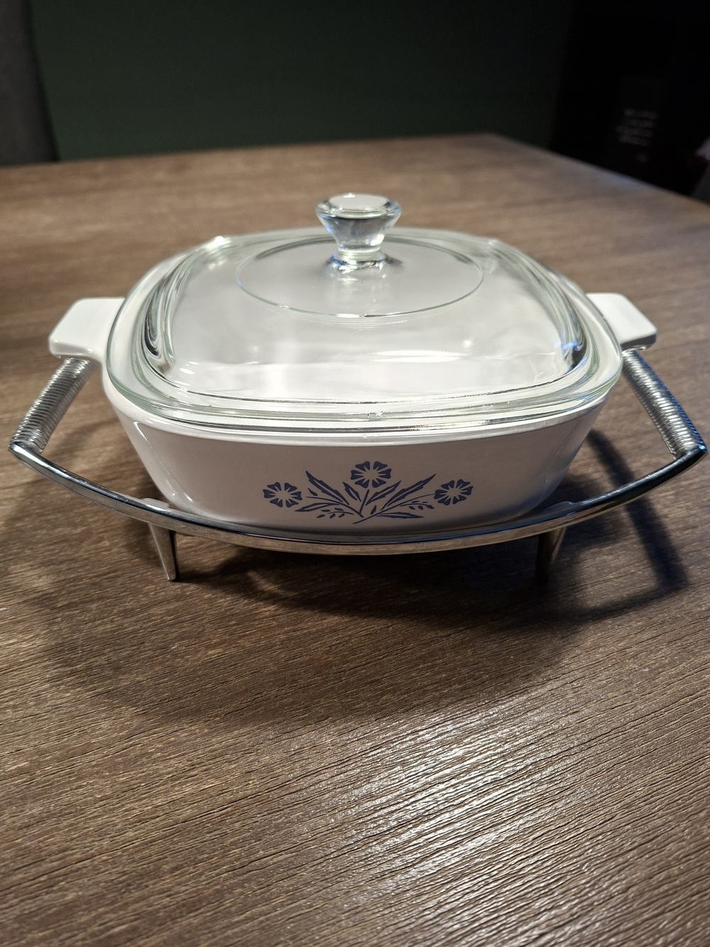 Vintage Corning Ware Blue Cornflower 32 oz P-1-B Casserole Dish w/ Lid & Cradle